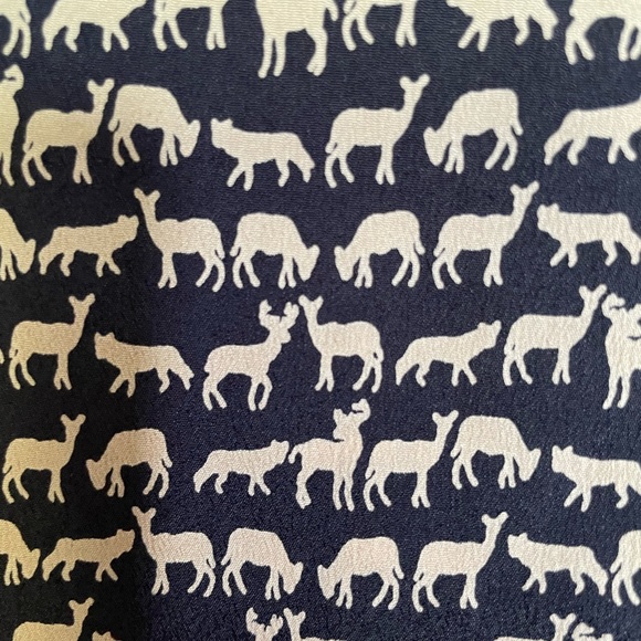 forest animals crop top with tulip back - Picture 2 of 9